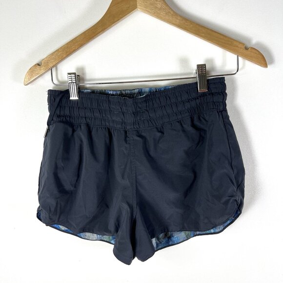 Lululemon Tracker Shorts Reversible Blue 4” Inseam Women’s Size 4 Choose A Side - Picture 6 of 9